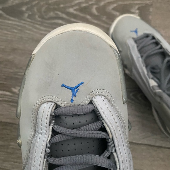 Jordan Wolf Grey 14s - Picture 5 of 9